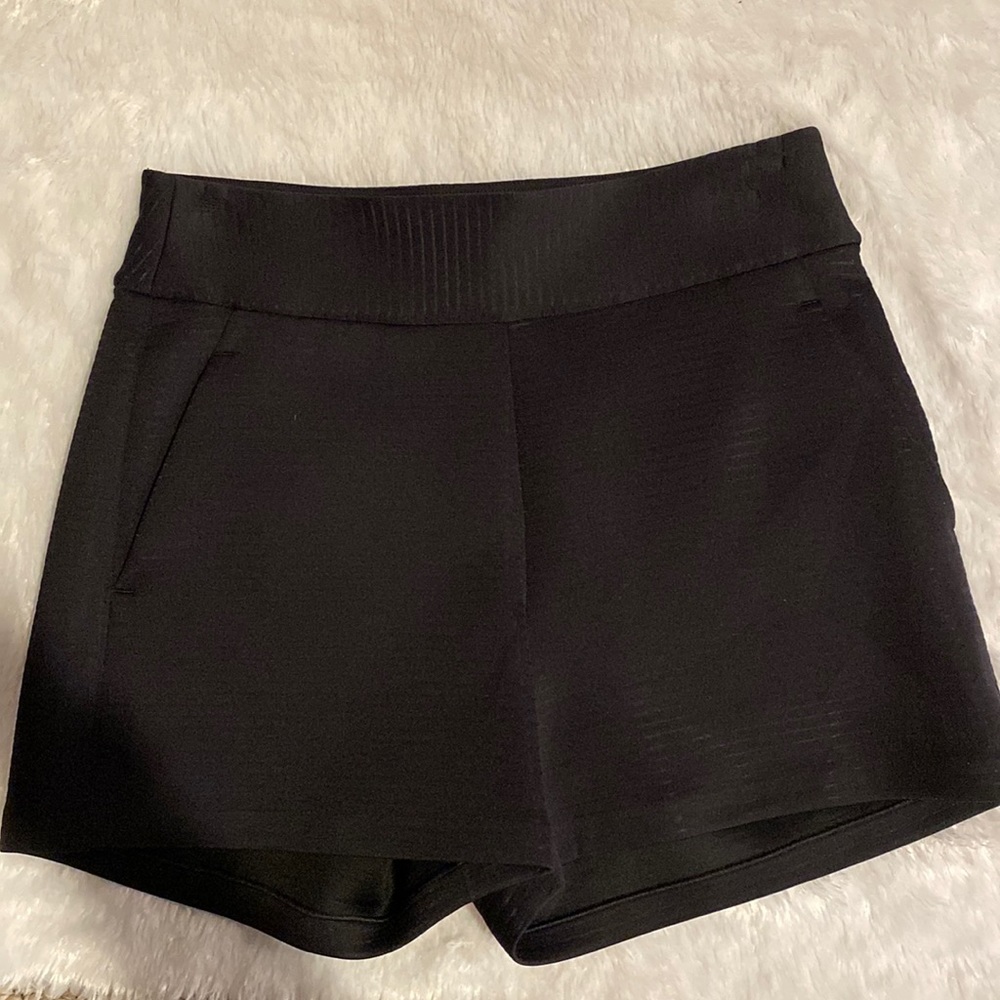 Lululemon dress shorts 6